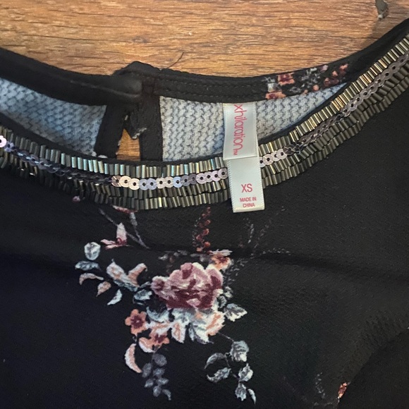 Floral Short Sleeve Dress - Picture 3 of 5